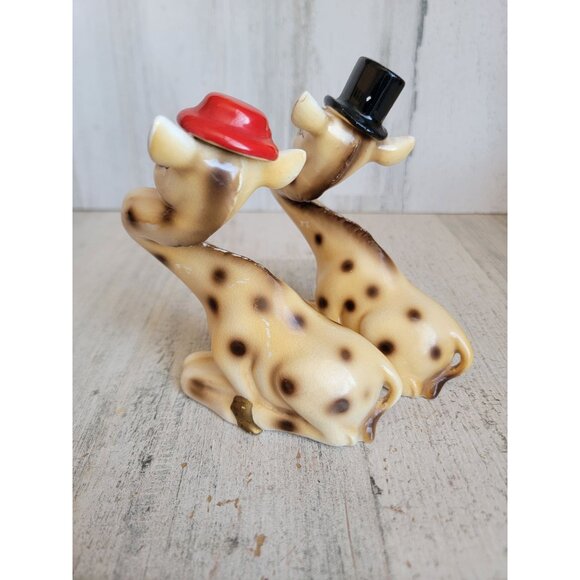 Vintage giraffe kissing salt pepper set unique decor couple - Picture 8 of 10